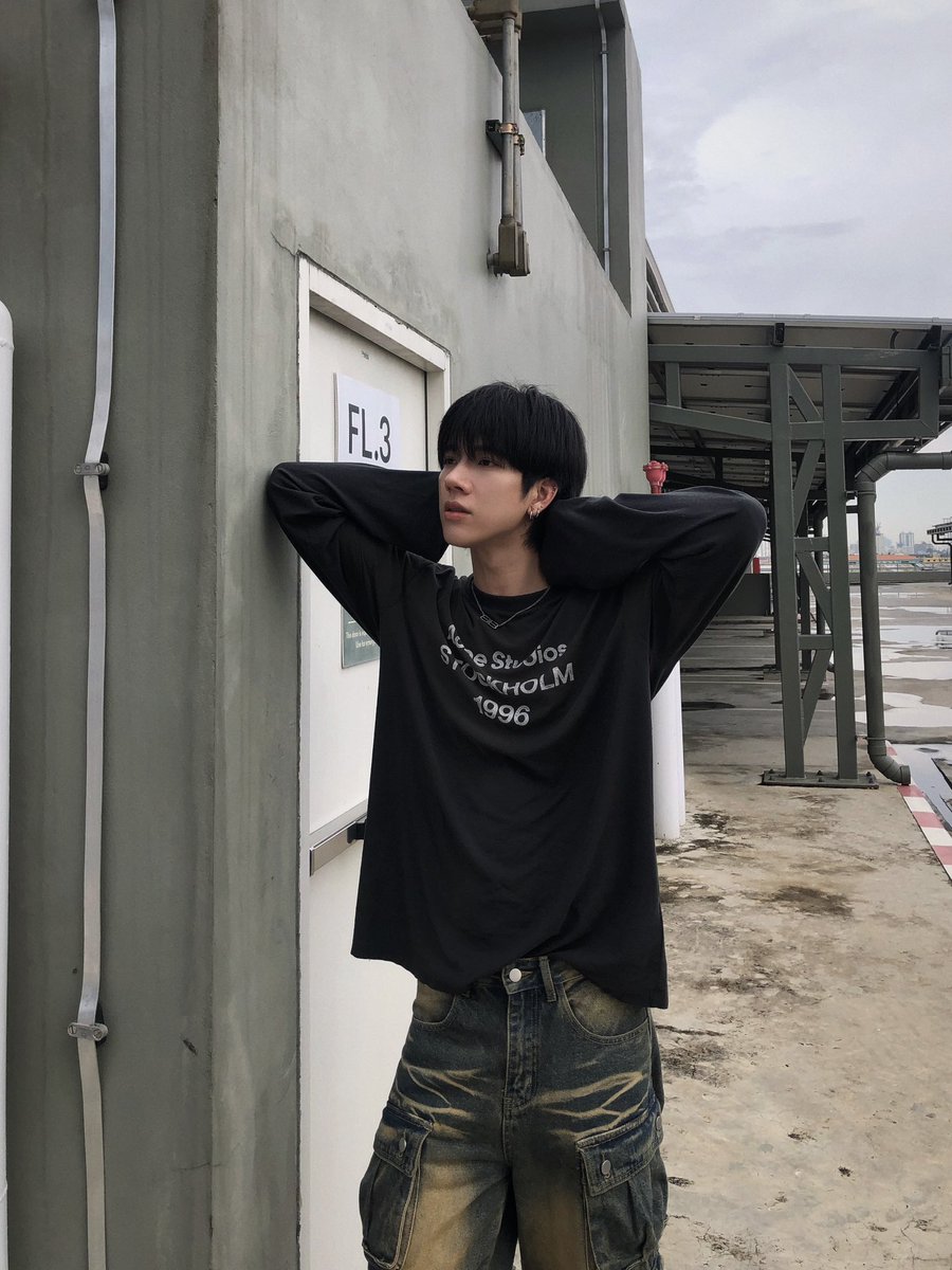 FThanatsarun's tweet photo. หนุ่มตี๋คนนี้ เป็นของเธอนะ 🖤
#frankthanatsaran https://t.co/MwwUoMcN8S