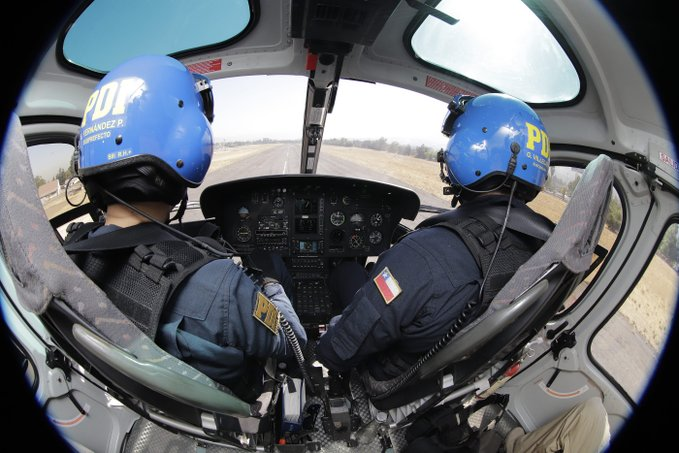 PDI_LosRios's tweet photo. Te recordamos que los equipos investigativos de la región de #LosRios están disponibles 24/7. Si eres víctima de algún delito comunícate al 134 o acércate al cuartel policial más cercano. #Valdiviacl #ElRanco #Valdivia https://t.co/aPpCQ0Y6Y4
