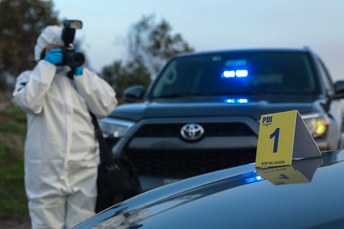 PDI_LosRios's tweet photo. ¿Sabías qué? La región del #LosRios  cuenta con un Laboratorio de Criminalística Regional en la ciudad de #Valdivia, el cual realiza un aporte fundamental a la investigación profesional y científica de los delitos #Valdiviacl #ElRanco https://t.co/pD0sgmDk4L