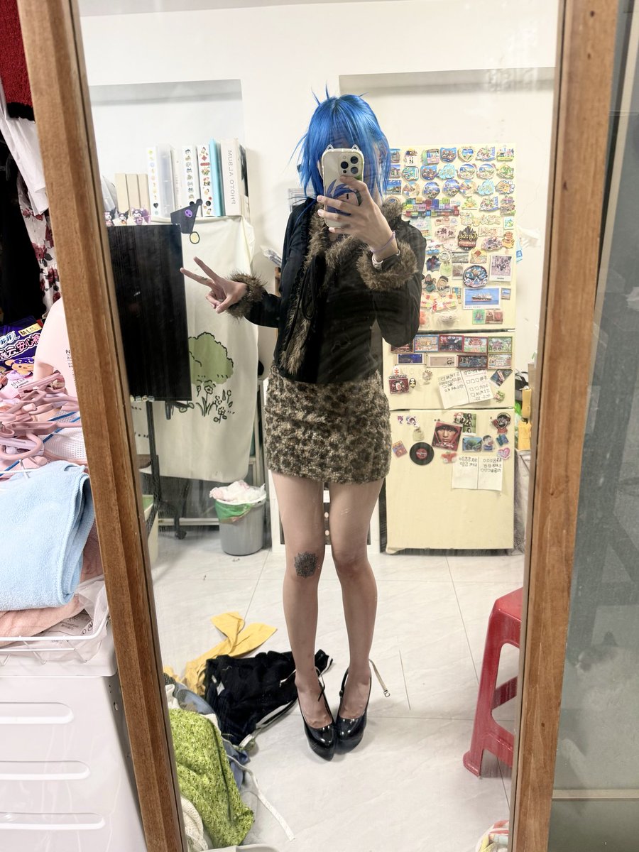 Yane_giu's tweet photo. 我这辈子都不会穿高跟鞋的。��好痛好痛好痛好痛 https://t.co/UNIP1FNpMa