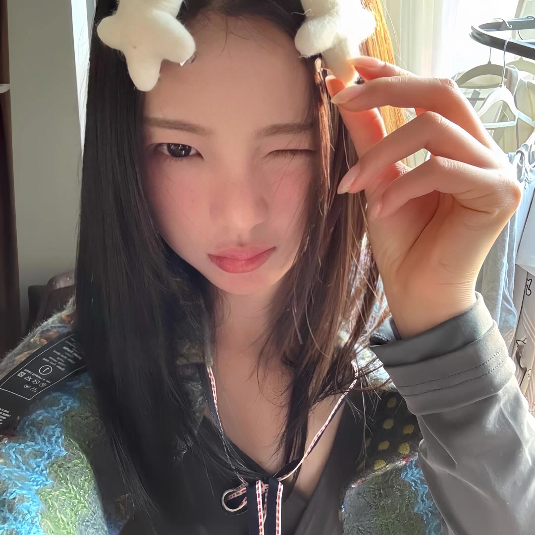 RickStrube3v's tweet photo. onto嗨～04年大学女生，最近在天津附近，165/50。想找个能聊日常的朋友，欢迎同龄人来聊天my #约炮 #女大 #天津 https://t.co/XNIVujAceu