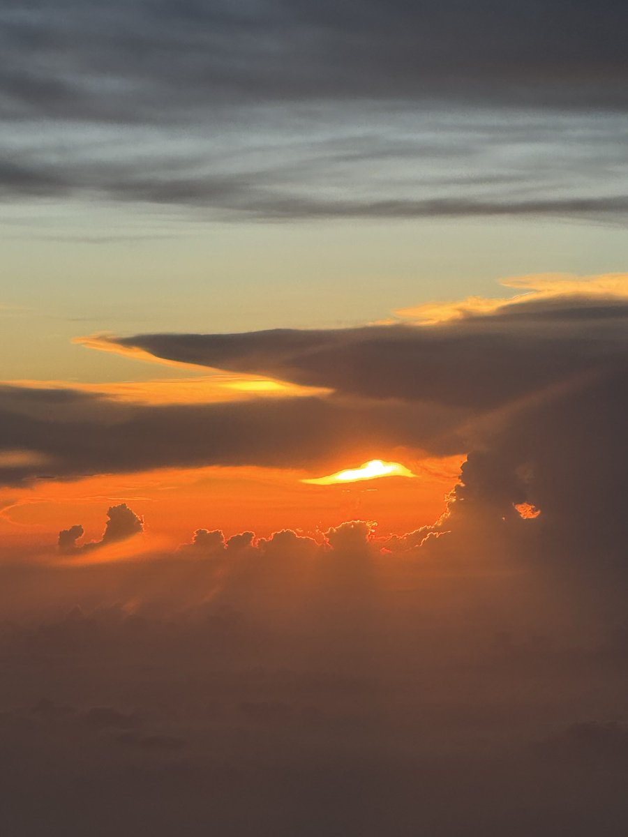 Bigletter2's tweet photo. 🌇 https://t.co/m0bL434Vla