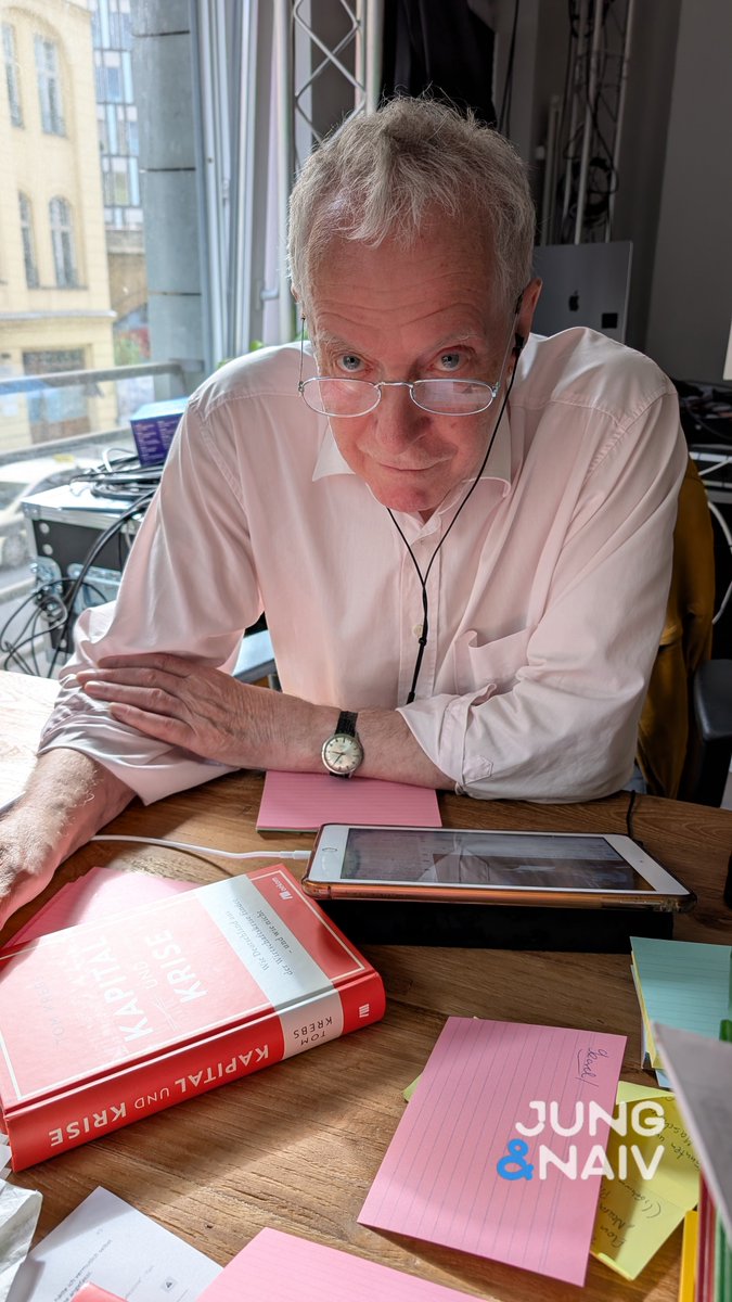 aahsh's tweet photo. #BehindTheScenes of @JungNaiv 
Live: @TiloJung interviewt den Okönomen Tom Krebs
@tom_krebs_ @EconUniMannheim
#KapitalUndKrise 

Hans rechnet mit euren Zuschauerfragen und stellt die besten gleich noch Live:
https://t.co/r8btwwwpUZ https://t.co/v9PKLesOvC