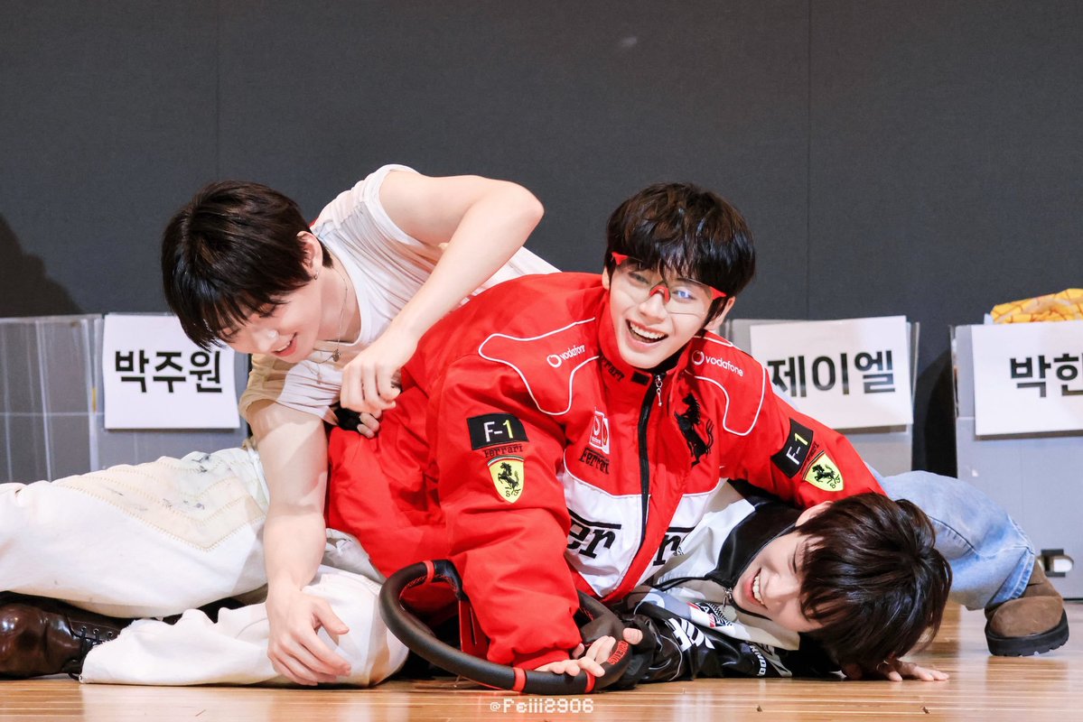 stewoodaily's tweet photo. stewoo of the day with our birthday boy, hani!!

HAPPY HANMAZING BIRTHDAY
#AChapterCalledParkHan
#대박한생일 https://t.co/g6wDexfOZn