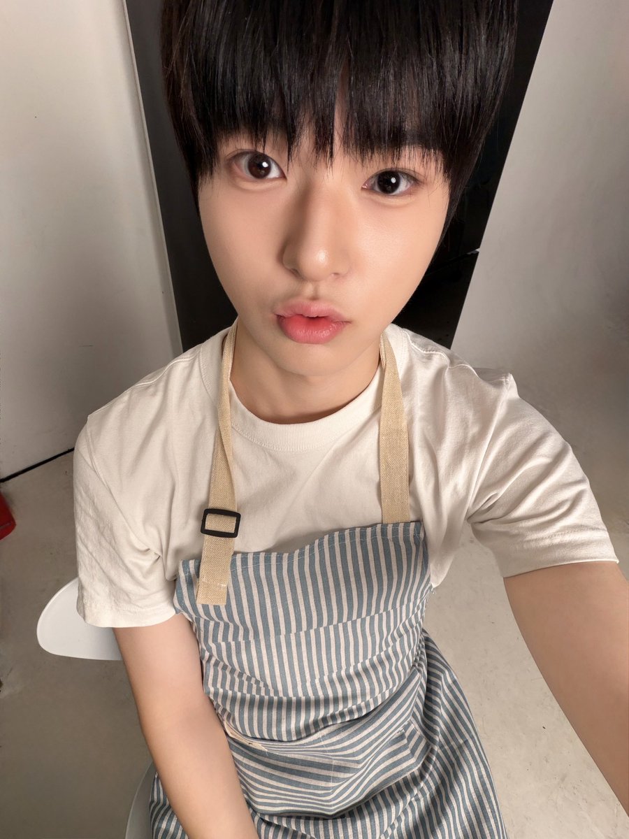 NewBeat_twt's tweet photo. [#김리우]

즐추즐추~~ 행복한 추석 보내용 뉴로들~~ https://t.co/7lEetjBYuN