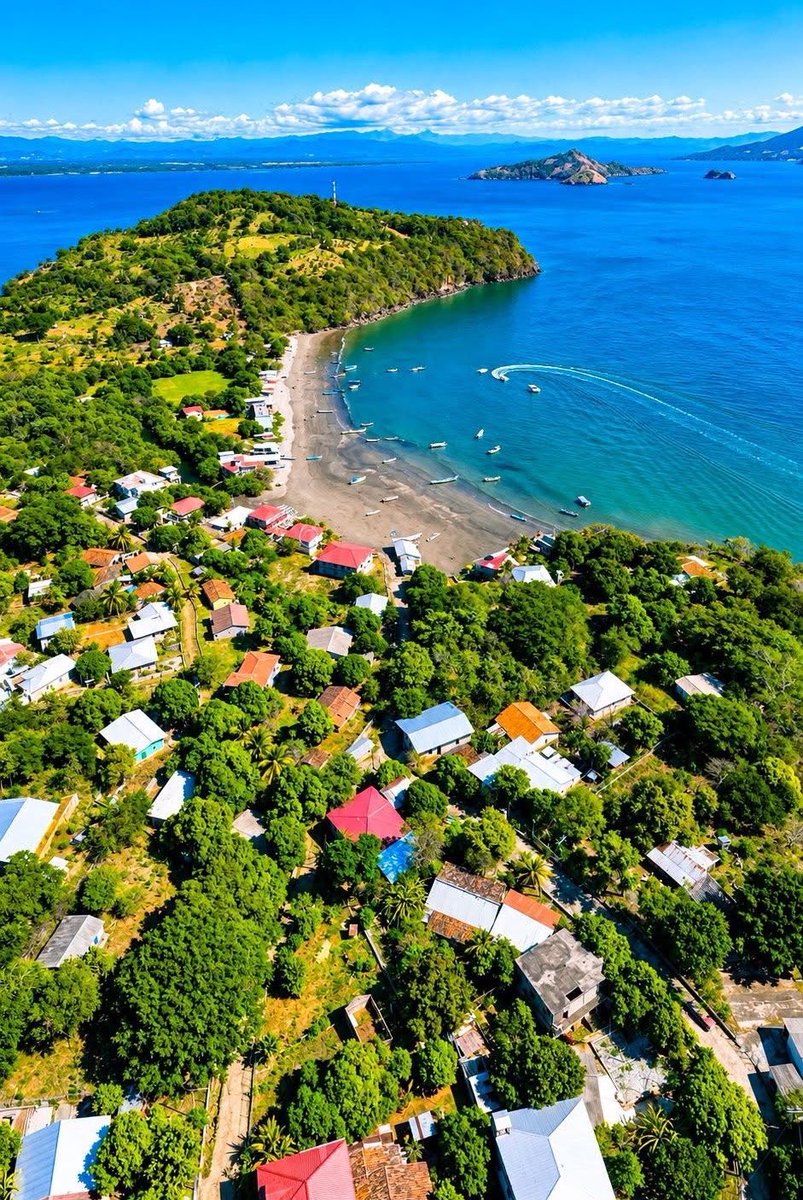 Silvita_Sorian0's tweet photo. El Salvador es hermoso 🤩🇸🇻
#ElSalvador #TurismoSV #PaisajesHermosos https://t.co/EbnaKQrOJw