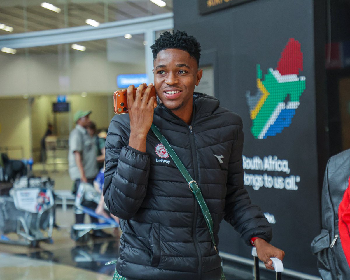 SimbaSCTanzania's tweet photo. 🛬 Mnyama ndani ya Afrika Kusini 🇿🇦 #NguvuMoja https://t.co/2ywBE1e5SG