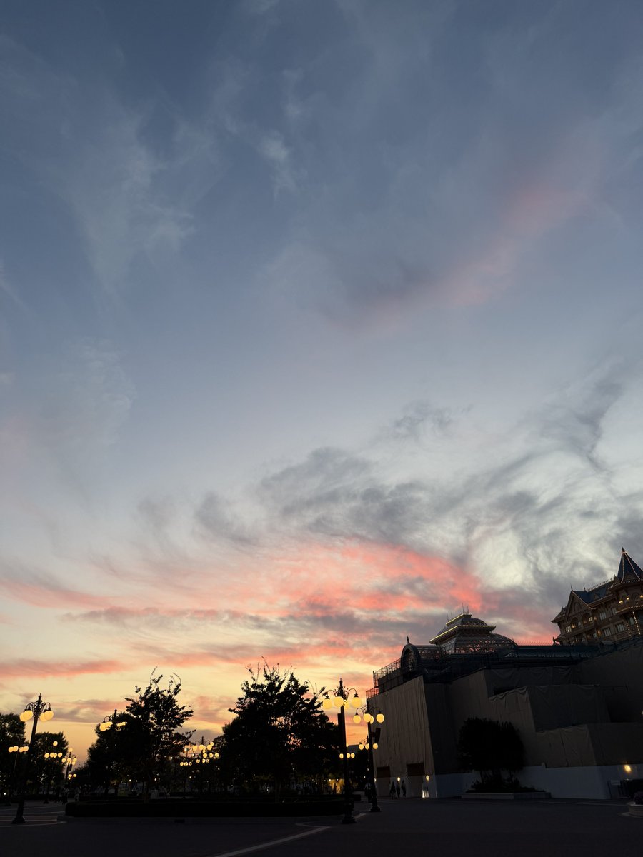 twilightstar92's tweet photo. アウパしたら空綺麗だった⊂(  ᴖ ̫ᴖ)⊃🎶 https://t.co/eA7iTsaa0s