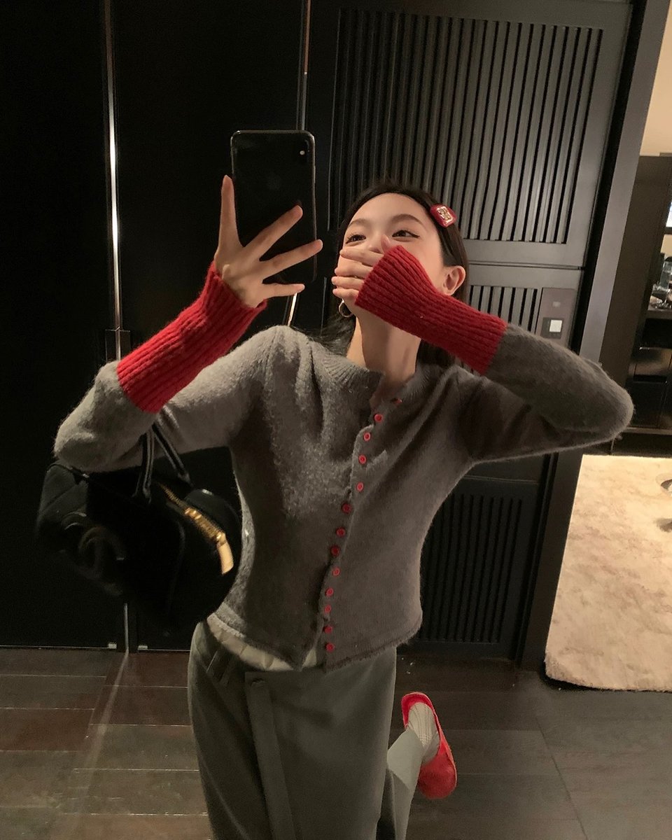 LoloSousa123's tweet photo. Hey there! 🌞 Just wanted to say, no matter what yesterday was, today is a fresh start. 🌻
pcTZKh https://t.co/GcErJW7BX8