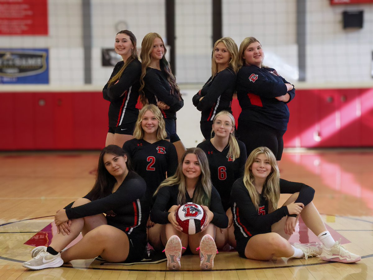 DansvilleCSD's tweet photo. Mustangs fell in straight sets last night to Geneseo. The final score was 25-23, 25-19, 25-21.
Silvia Folts led the way for #Dansville with 5 digs, 5 kills and a block. Sophia Goins had 5 digs and 4 kills. https://t.co/4AIel1JLdH