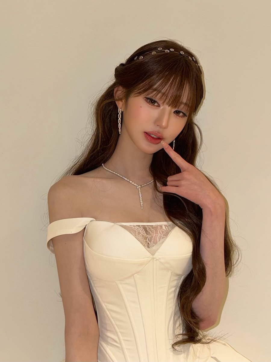 wonyonfg's tweet photo. Delicate as dawn, timeless as love. https://t.co/dNx1cxu2dZ