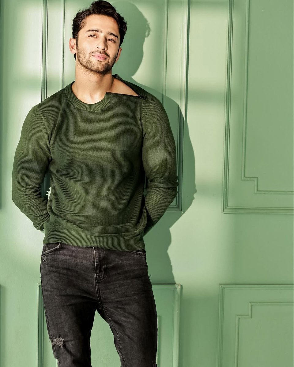 dashaheertheory's tweet photo. Sabz — jaise baarish ki pehli khushboo,
sabz — jaise subah ka naya jaadu,
sabz — jaise patton pe thehra noor,
sabz — jaise chaand bhi lage thoda door.

Shaheer Community 
#shaheersheikh https://t.co/zb3uQV8CY1