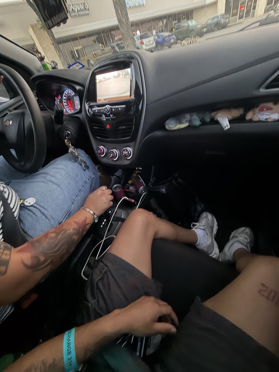 nilomnia's tweet photo. #masc4masc had me in the car cheesing like a mf https://t.co/P8CBoQGFy1