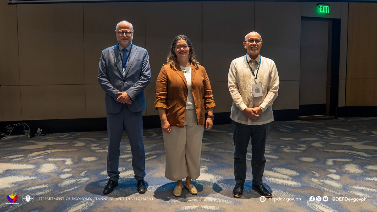OECDglobal's tweet photo. It's a wrap for the 2026 OECD Southeast Asia SME Regional Forum in Manila! 

Digitalisation &amp; AI are key to resilient and competitive #MSMEs in ASEAN ➡️ The @OECD is working with Member States to ensure the digital transition delivers for all. 

🔗 https://t.co/J2f3dlRbqU https://t.co/sPLZ8Q7Z5o