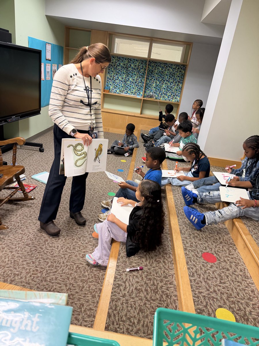 LaburnumES's tweet photo. Teaching &amp; learning in action! 🦁📚 Our Lion scholars were engaged in meaningful learning across a variety of classroom settings. We love seeing engagement, collaboration &amp; learning throughout LES! 💛❤️ #HearUsROAR #WatchUsSoar https://t.co/6bVI1s4Anq