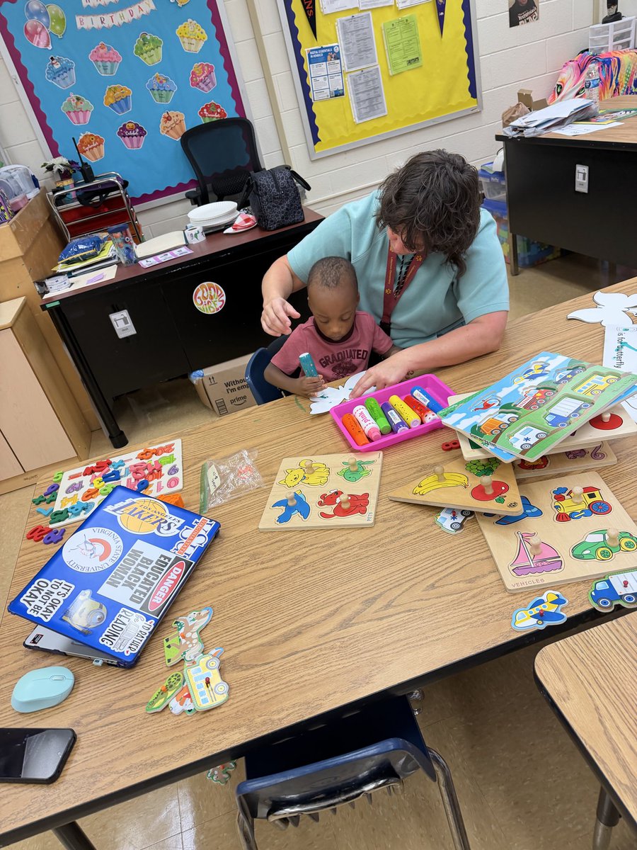 LaburnumES's tweet photo. Teaching &amp; learning in action! 🦁📚 Our Lion scholars were engaged in meaningful learning across a variety of classroom settings. We love seeing engagement, collaboration &amp; learning throughout LES! 💛❤️ #HearUsROAR #WatchUsSoar https://t.co/6bVI1s4Anq