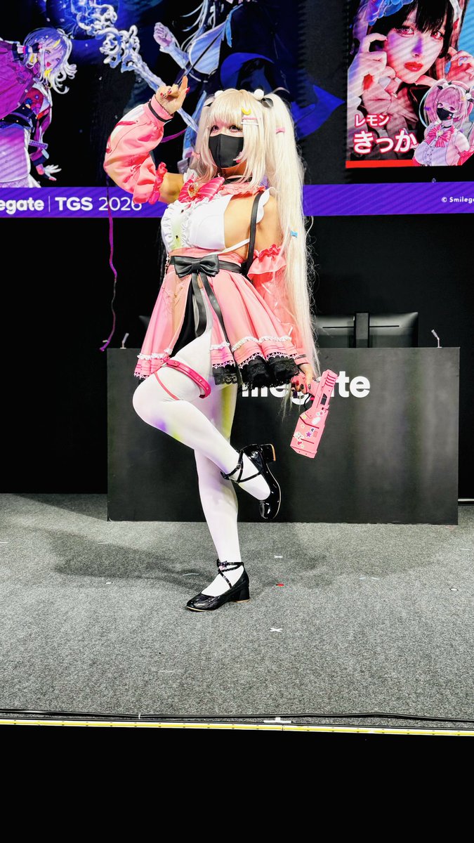 TiriToro's tweet photo. 可愛らしさとセクシーが合わさっておりとても良かったです
スカートにもスリット？が入ってるのは驚きでした
レモン:きっかさん(@kikka_cos )
2026/9/20
#TGS2026 #MIRESI https://t.co/b30Y3NCbK3