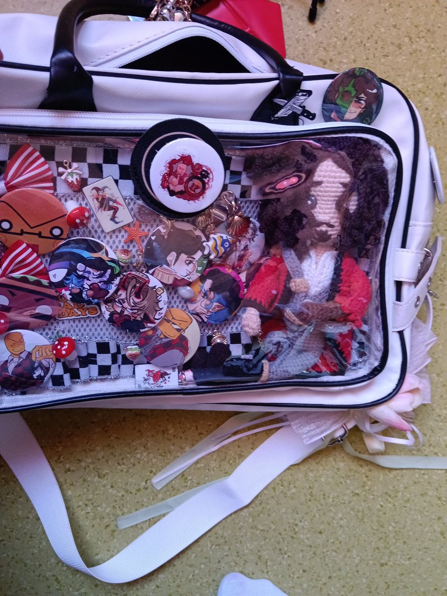 hyperionsjester's tweet photo. İ don't think i posted my ita bag on this acc 
#007n7 #devesto #josebaden #persona and #hacklord mention https://t.co/orNTGDZXr1