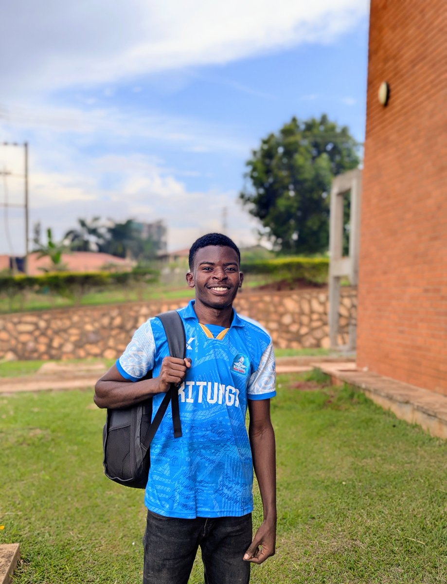 apox_ug's tweet photo. Nyowe nasimbura obu 
#RoadToKitunga
Orantange Rwashamire Shana abe arireyo 
@KitungaLeague 
@africoffeepark 🤝
The town boys @KfcKyasha juu🔥 https://t.co/1f2NR0rkcO