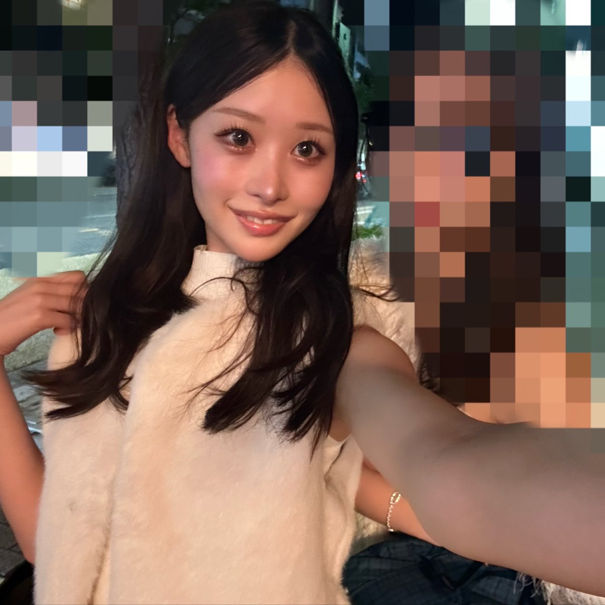 欲張りな整形とメイク、加工しまくってた時の顔オモロ キャラクターやん https://t.co/qE3IxNz4qt