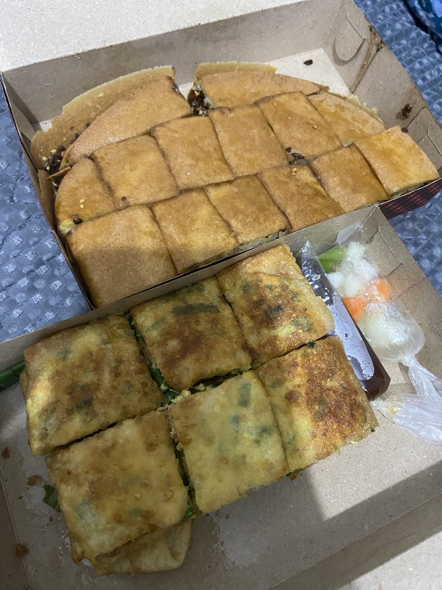 juuiijuu_'s tweet photo. kamu tim martabak manis / asin?😋🫰🏻 https://t.co/hXyOyPepml