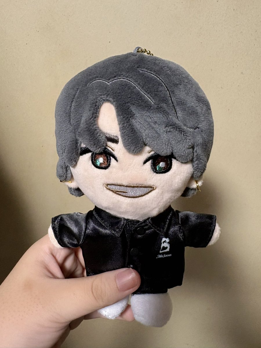 Taru_0819's tweet photo. ジャニショ行ってきたお！
慎太郎のはぴぬいゲッチュ( •̀ᴗ•́ )و
ついでに昔のアルバムとキーホルダーも！ https://t.co/PhdawmTBsY