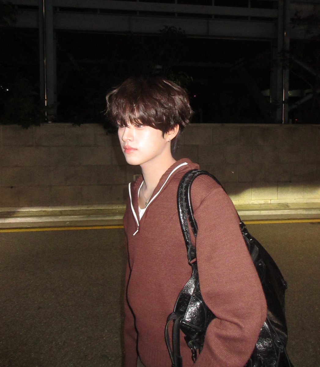 VAYONN_inkode's tweet photo. [#TERU]

퇴근할까?

#TERU #테루
#VAYONN #베이온 https://t.co/i5piyrZZYK
