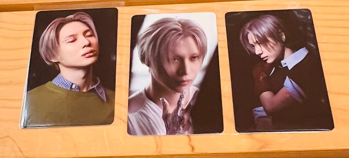 xoalspace's tweet photo. 태민 일본 도쿄 팝업 MD 포카 

(왼쪽)
모자 / 백키링 / 멀티파우치 
스카프 / 티셔츠 / 아크릴포토카드프레임

(오른쪽)
구매사은 포카 3종 https://t.co/z412JHMUFR