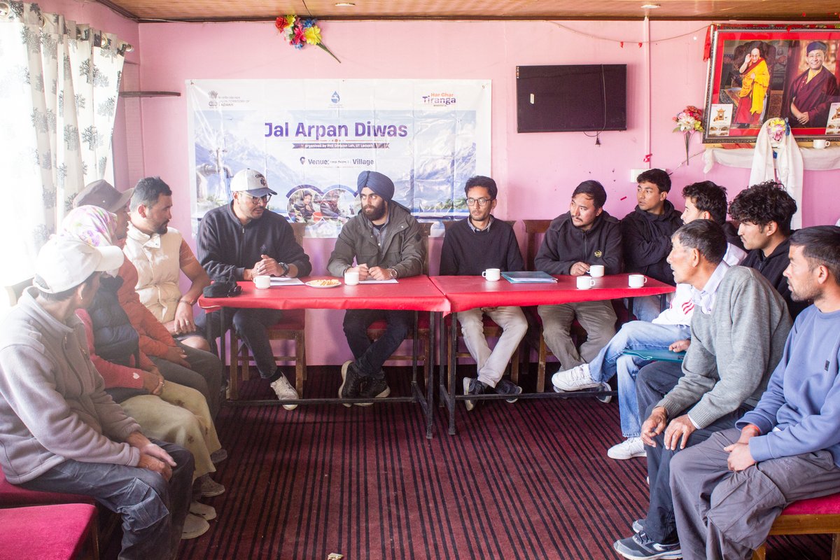 ice_leh's tweet photo. Jal Arpan Diwas celebrated at Mann-Pangong,the famous tourist spot@border. MoU was signed between AEE and Nambardar, followed by water Pledge, Awareness shared on Panchayat accounts,Nal Jal Mitra, and Water Lab. A step forward for community-led water management.@DC_Leh_Official https://t.co/iKrLZrxG5W