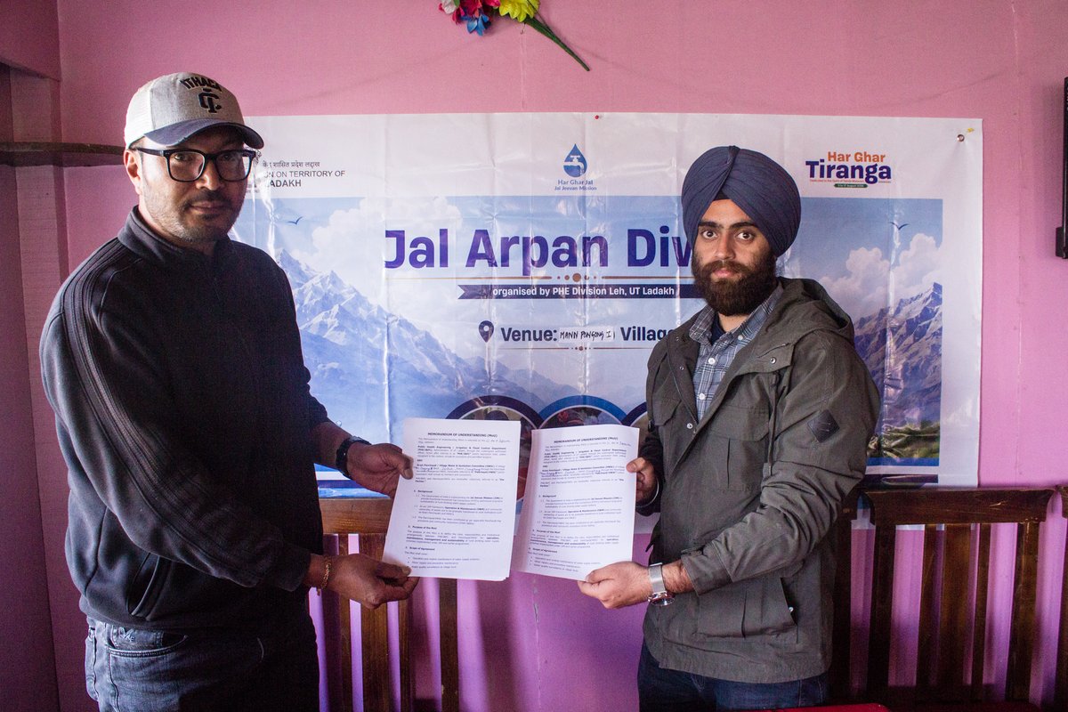 ice_leh's tweet photo. Jal Arpan Diwas celebrated at Mann-Pangong,the famous tourist spot@border. MoU was signed between AEE and Nambardar, followed by water Pledge, Awareness shared on Panchayat accounts,Nal Jal Mitra, and Water Lab. A step forward for community-led water management.@DC_Leh_Official https://t.co/iKrLZrxG5W