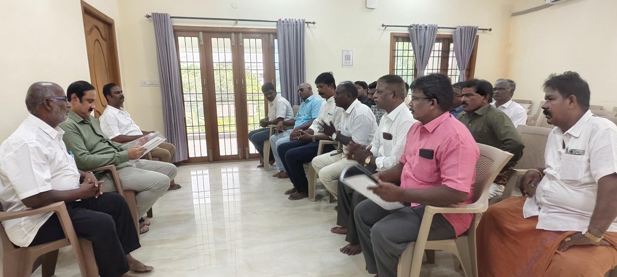 draramadoss's tweet photo. தமிழக அரசு, பட்டினப்பாக்கத்தில் புதிய தலைமைச் செயலகம் அமைக்கும் திட்டத்தைக் கைவிடக் கோரியும், பாரம்பரிய மீனவக் குடும்பங்களின் குடியமர்வு உரிமையை உறுதி செய்யவும், ஆதரவு கோரி மீனவர் சங்கத்தினர் மரியாதை நிமித்தமாக சந்தித்த போது.!

#Pattinapakkam | #Fishermen | #Secretariat | #PMK https://t.co/NhSCqLvthh