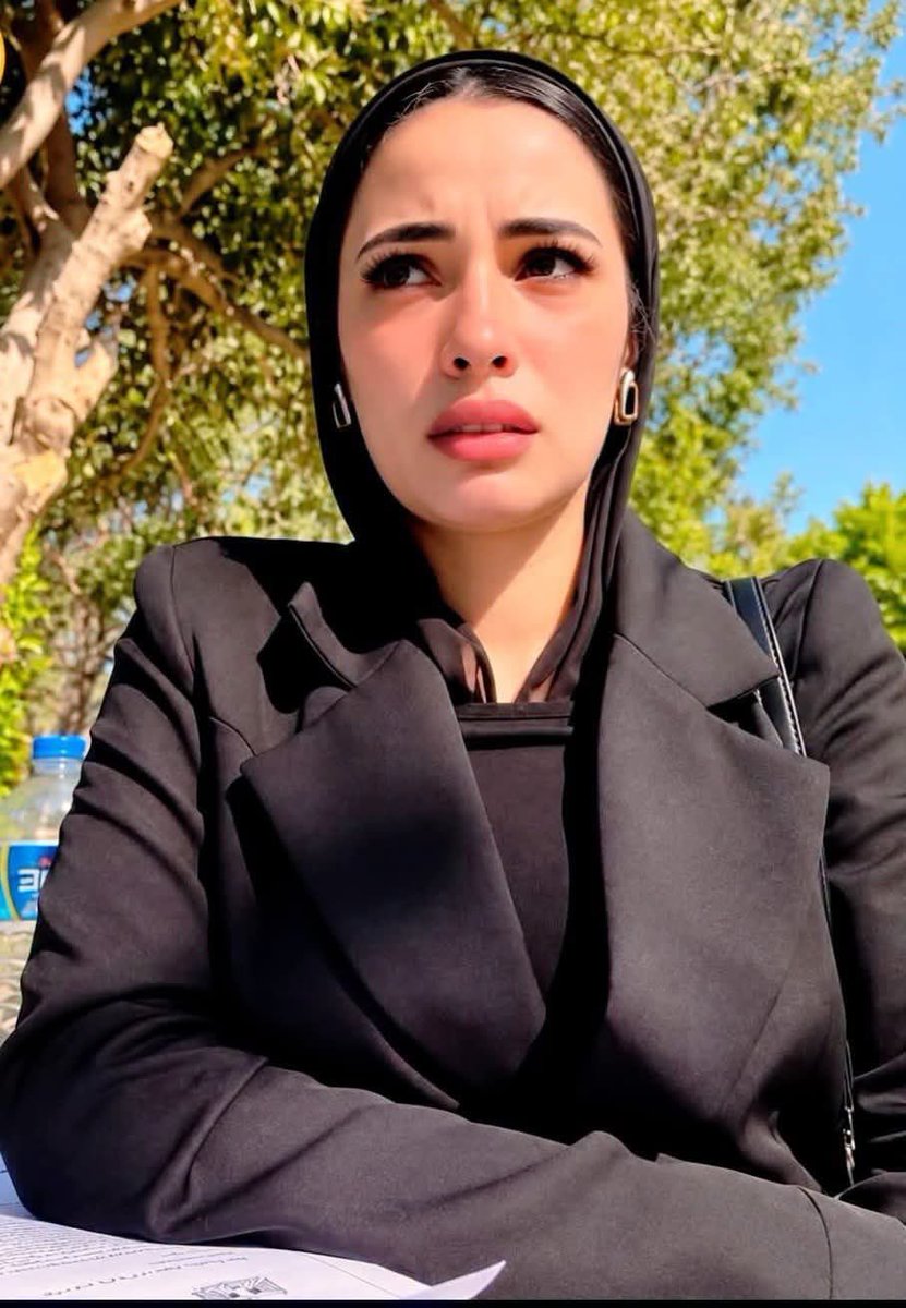 SanaMohamei898's tweet photo. انا شوفت كام ثانية من الفيديو بتا�� دينا عزت علي التيك توك و ما كملتهوش لانه كان واضح اوي أنها بتمثل و كذابة 

كانت عايزة اعمل من جوزها ديلر المخدرات خالد سعيد جديد ، هما تقريبا الإخوان و اللي بيشغلوهم مش واخدين بالهم أنه الشعب بقي واعي و فاهم 

و علي فكرة خالد سعيد مكنش مظلوم هو كان فعلا بتاع مخدرات و أخته زيه و كانت رافعة عليه قضية أنه سرق منها فلوس 

انا بشفق علي اللي بيشغل الإخوان و باقي العملاء دول بجد 😂