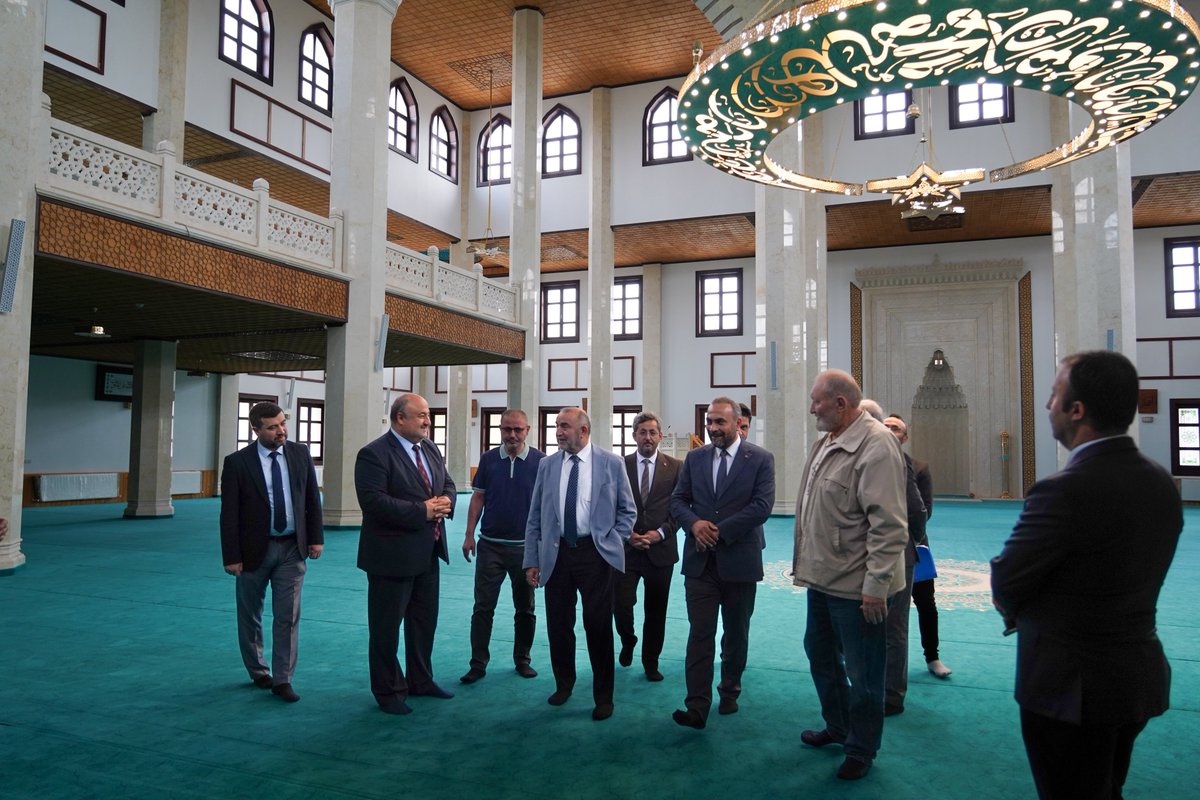 israfilkisla's tweet photo. Bugün Bartın Üniversitesi Rektörü Prof. Dr. Ahmet Akkaya’yı ziyaret ettik.

Ziyaret kapsamında Rektörümüz ve beraberindeki heyetle Kutlubey Kampüsü İlahiyat Fakültesi inşaat alanında incelemelerde bulunarak yürütülen çalışmalar hakkında yetkililerden bilgi aldık. https://t.co/YIxF8dOfOd