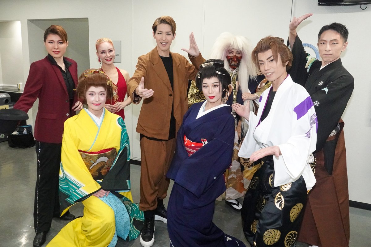 OtokazeC's tweet photo. #花園直道 さん率いるJPNdance協会のオフィシャルメンバーたち。

JPNザ★歌踊祭2026では、出演した歌手たちを舞踊で支えられました。

記事はこちら
👇
https://t.co/q3AzAgbKad

#JPNdance https://t.co/7LTMCQYmOv