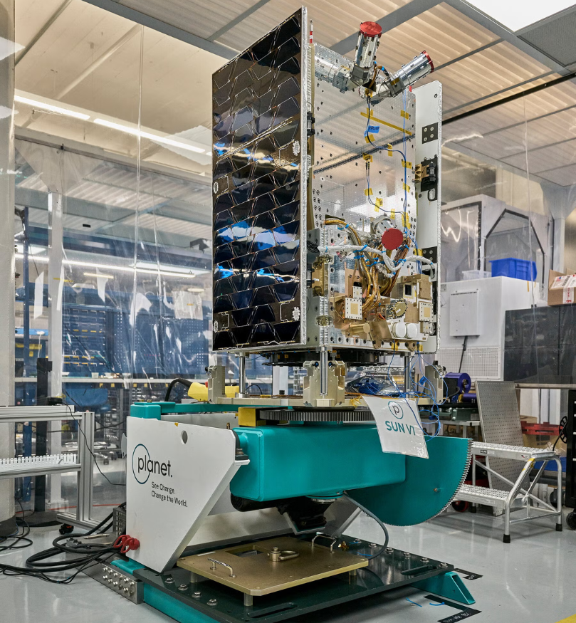 StockSavvyShay's tweet photo. $GOOGL is launching its first Project Suncatcher AI satellite on Oct. 1 with four TPUs onboard to test running Gemini from orbit.

Google is already planning more launches in 2027 and studying 80+ satellite fleets that could eventually function as orbital AI data centers. https://t.co/u1cJFkF2Yk