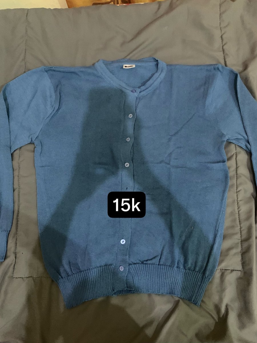 naruu______'s tweet photo. guys yang mauu bisa dm aku ya guys, aku preloved in baju yang udah ga aku pakai #wts #komunitasmurahmurah #preloved https://t.co/McQ9tQMLff