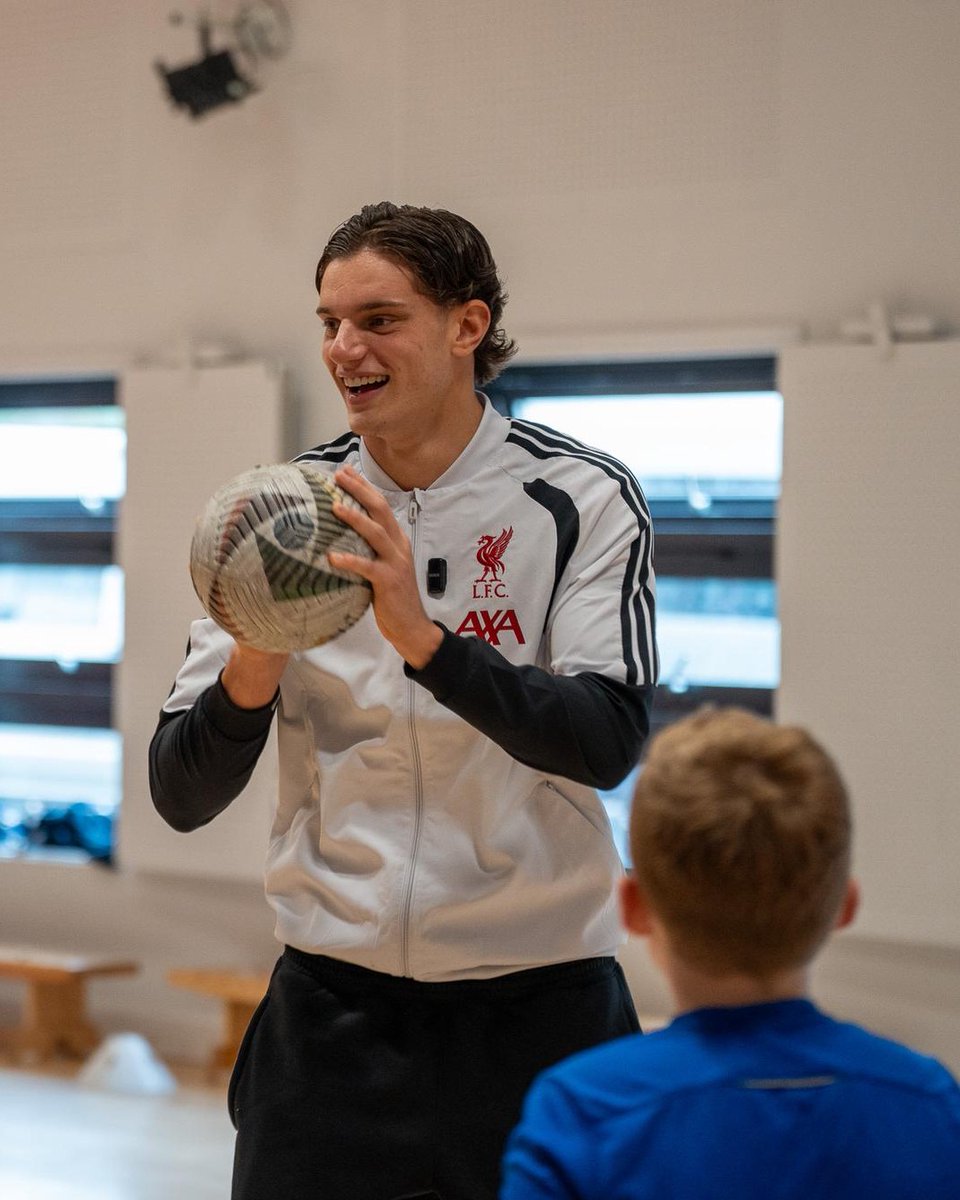 LFCFoundation's tweet photo. An unforgettable surprise at Hope Primary School as Gio and Wata paid the pupils a visit 🥰 https://t.co/afxq7Q73V4