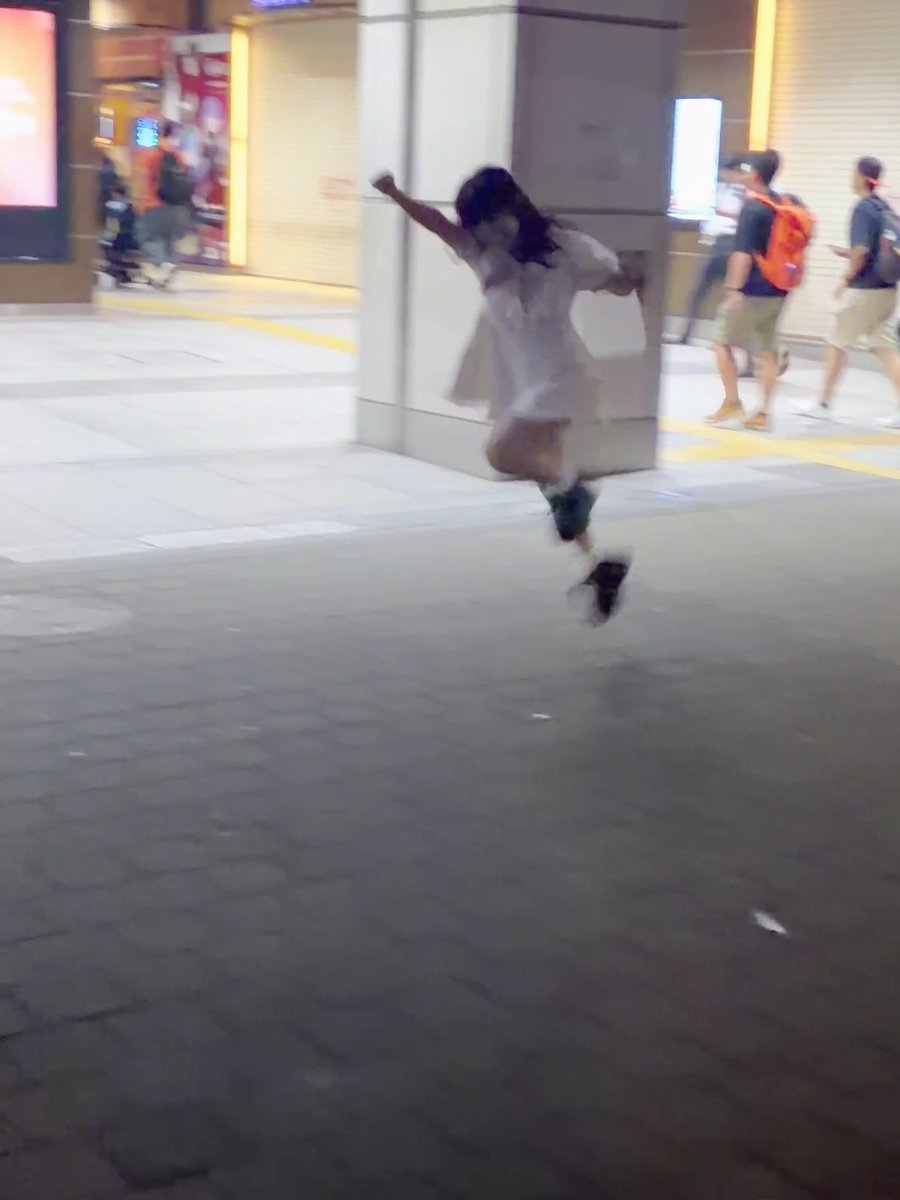 【⚠️閲覧注意⚠️】 秋葉原駅前でヤバい人に遭遇。 最後まじでヤバすぎた😱⚠️⚠️⚠️ この人、どう思いますか？｜@mchan_paraの動画保存
