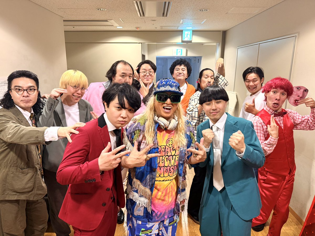 DJKOO_official's tweet photo. #さすがに 最KOOスギました！！

Owarai-night Sensation
『DJ KOO presents ちゃんKOOお笑いLIVE!! vol.7』＠杉並公会堂 

ご来場ありがとうございます！！

#カナメストーン！#真空ジェシカ！
#ママタルト！3組で20分枠を40分超え！！予定調和の無い舞台と開場がひとつになって笑いのグルーヴが巻き起こる
またもや神回更新です！！

そしてネタ見せコーナー
#ヒガ2000！#バチョフ！#モズ！
めっちゃ爪痕残しまくり

#ニューヨークジャックX と生配信もヤバいバルダーンス

沢山の皆さんに心から感謝 DO DANCE！

#ちゃんKOOお笑いLIVE 
#DJKOO