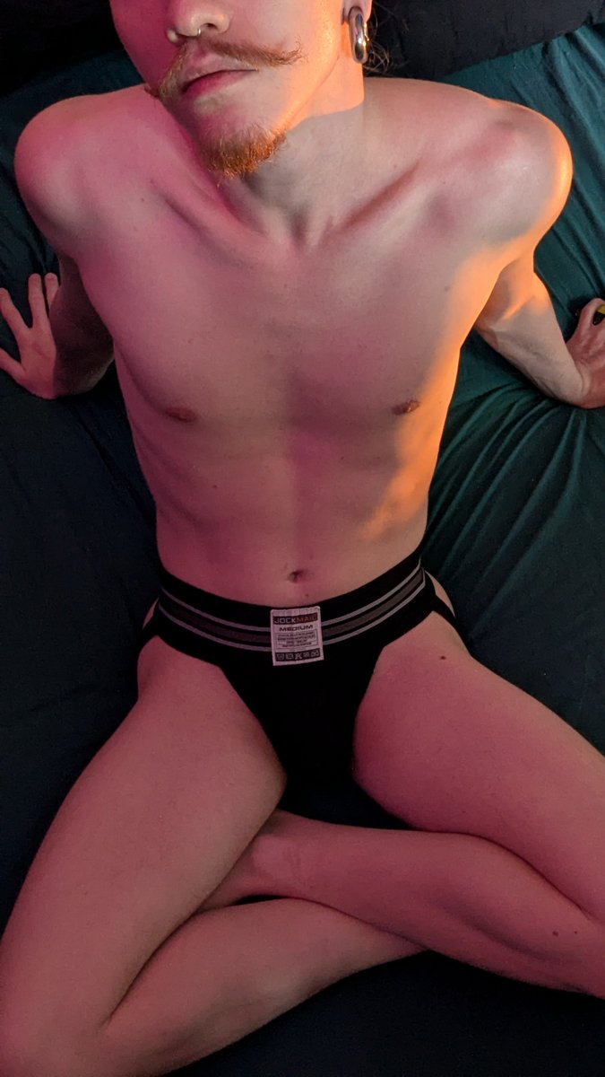 NE0FI0's tweet photo. Вспышка слева вспышка справа
#нюдсочетверг https://t.co/I74Vve54lW