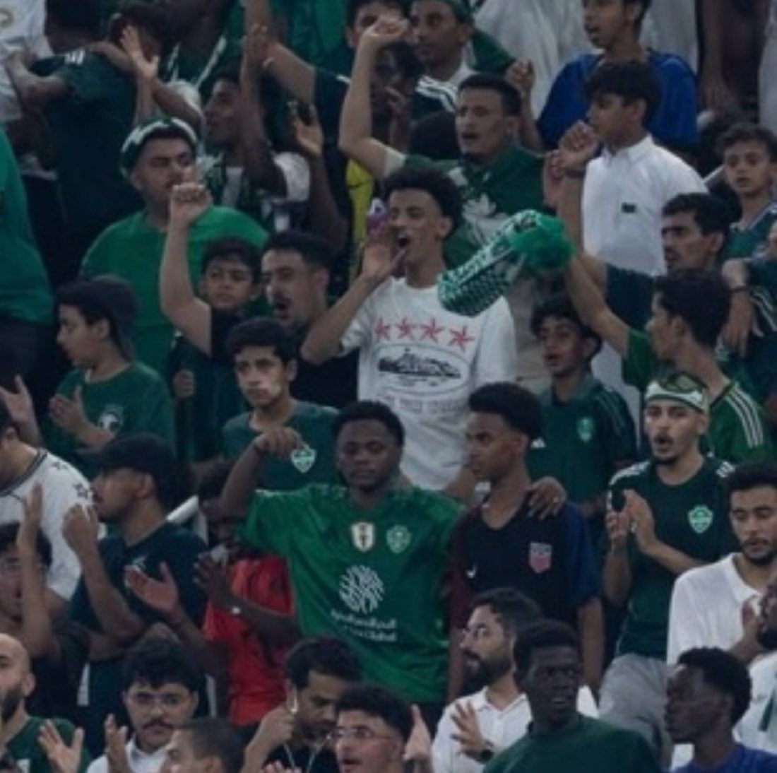 7m9ll's tweet photo. حمله مخططه وممنهجة من البقرات الثلاث ضد جمهور الاهلي في لقاء المنتخب امس 

صحيح أن نص الملعب فاضي بسبب الظروف والتوقيت للمباراه، بس هذا لايمنع أن أكثر الحضور أهلاويين والصوره المنتشره كثيره 

الاستشراف والوطنيه الزايده اللي قاعدين نشوفها عشان التفاعل واثارة الجدل لا أكثر، مشجعين كثير يفضلون انديتهم على المنتخب، مشجعين كثير يفضلون لاعبينهم على حساب المنتخب، مشجعين كثير يصفون حسابات في المنتخب لأجل أنديتهم وين محد تكلم؟ اوه مايجيب تفاعل إلا الاهلي وجمهوره 

جمهور الاهلي الاول والواجهه للكره السعوديه شاء من شاء وابى من ابى، هذه الحقيقه 💚