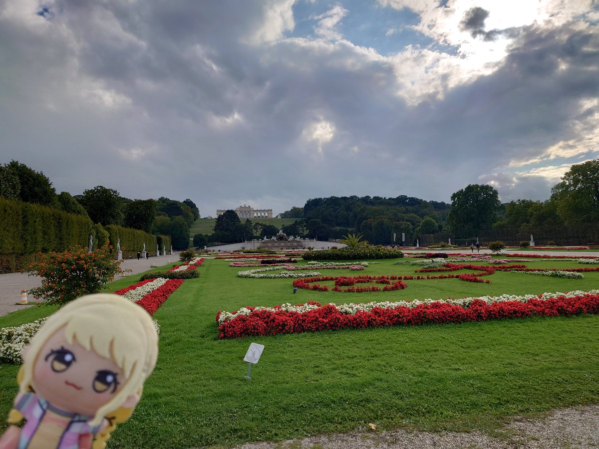 4kkorol's tweet photo. に、庭が広すぎる、、、 https://t.co/Y7izzpN6zP