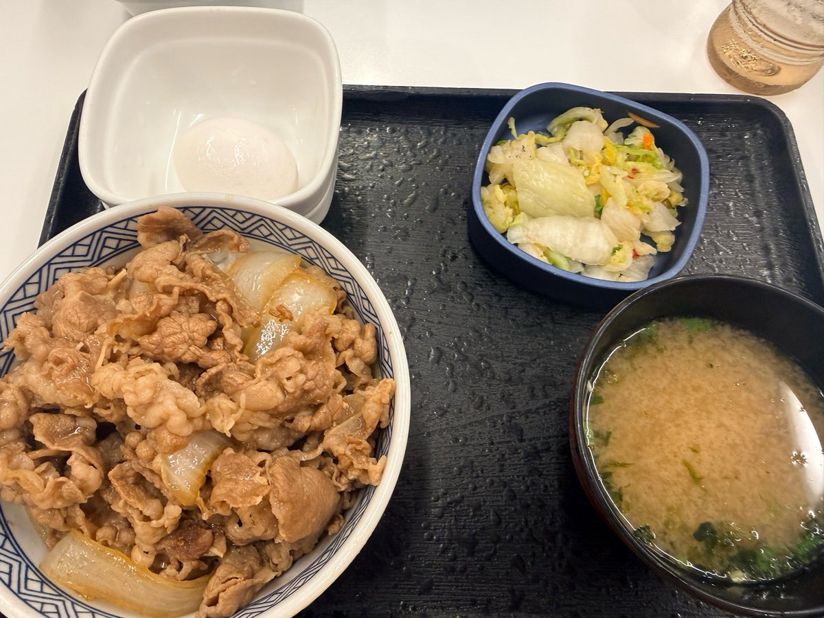 momo_ms930's tweet photo. @cocona_ms1218 

夕飯なにがいいかな？っていうしょう���ない質問したら
肉！！！って元気に言われたから
牛丼食べて帰ってきた https://t.co/dB8duJbV3q