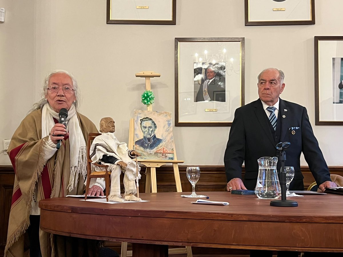 PNACIONAL's tweet photo. La Asociación Cultural Manuel Oribe se reúne para preservar y dejar registrada la historia del General José Gervasio Artigas, Prócer de nuestra patria y defensor de la soberanía de los pueblos. https://t.co/eJqnheDXta
