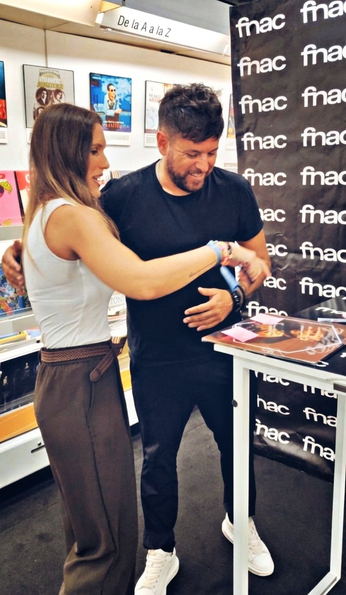 RaquelBc11's tweet photo. Gigantes como tú 🧡🩹 @PabloLopezMusic https://t.co/7NeFOpuf7N