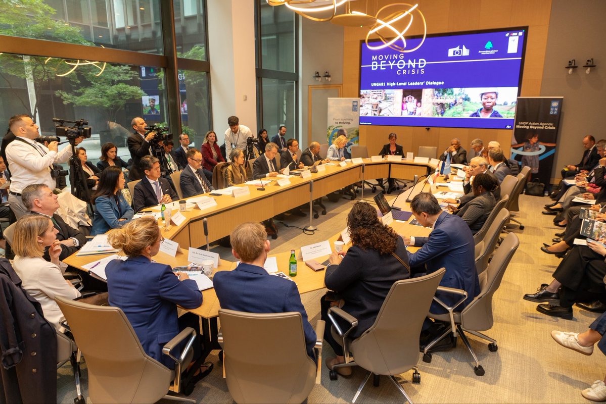 unicefchief's tweet photo. Important discussions with Government, @UNDP and other key development partners. 

In crisis, children suffer first. We must not let health, education &amp; protection services break down. The damage can last a lifetime.
 
Development must be part of our crisis response from day one. https://t.co/FpNQNs6zP1