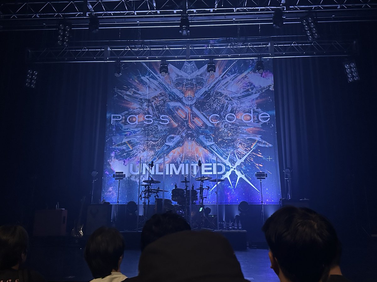 mmmelo99's tweet photo. 久しぶりにPassCodeのライブ見た
PassCode最高！えみりちゃん最高！😭 https://t.co/LeAXqvkWQd