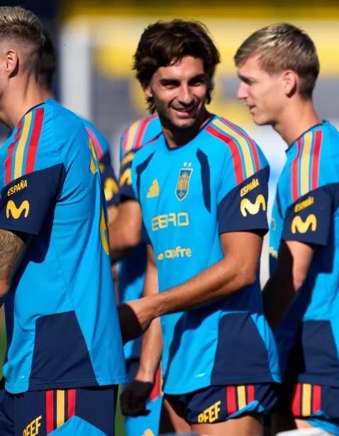 torresletters's tweet photo. Ferran in today's training https://t.co/xkPG3M8T5Z