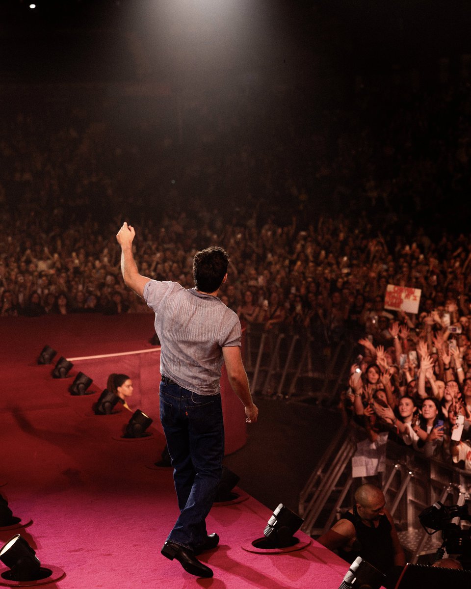NiallOfficial's tweet photo. Night Two Newcastle https://t.co/zz1tbl2MaX