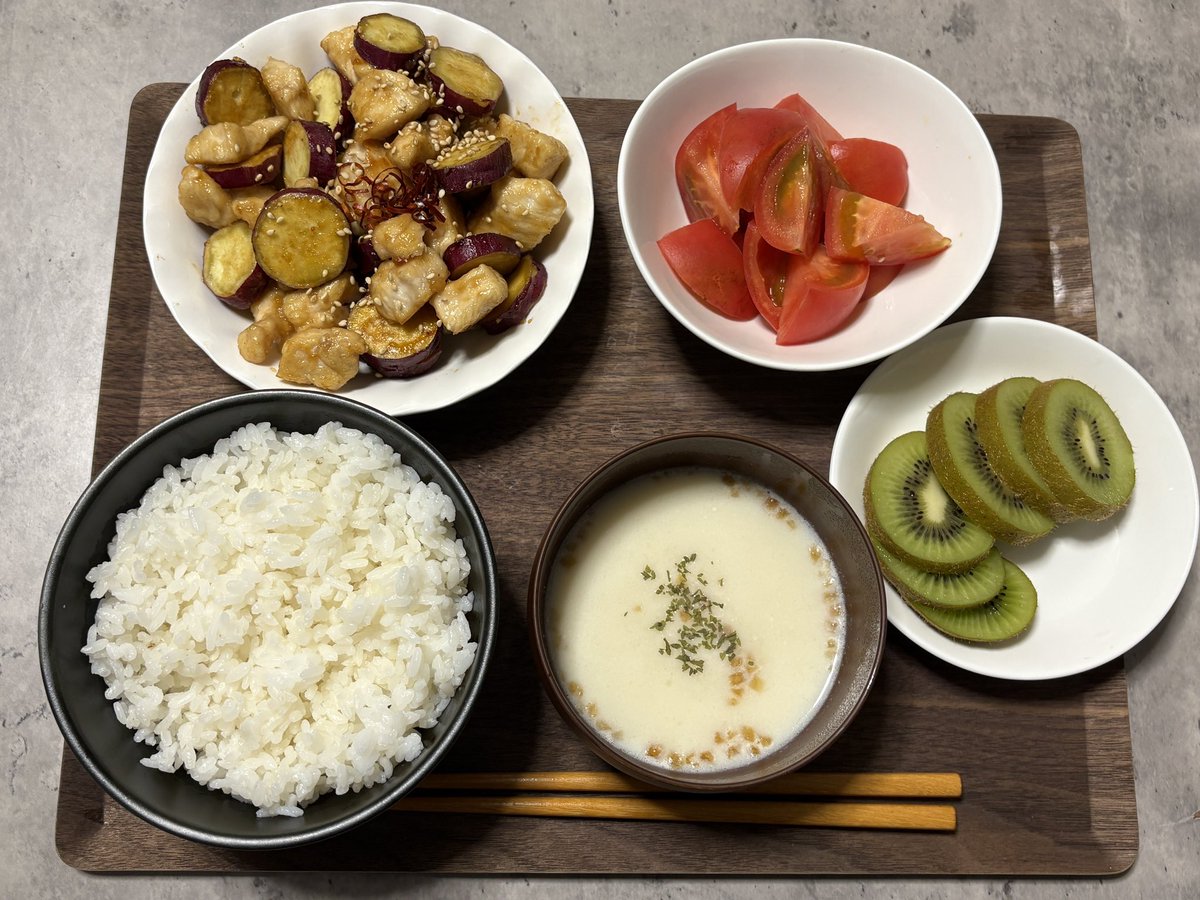 p2nea's tweet photo. さつまいもの美味しい季節です https://t.co/AEfBvvI6Aw